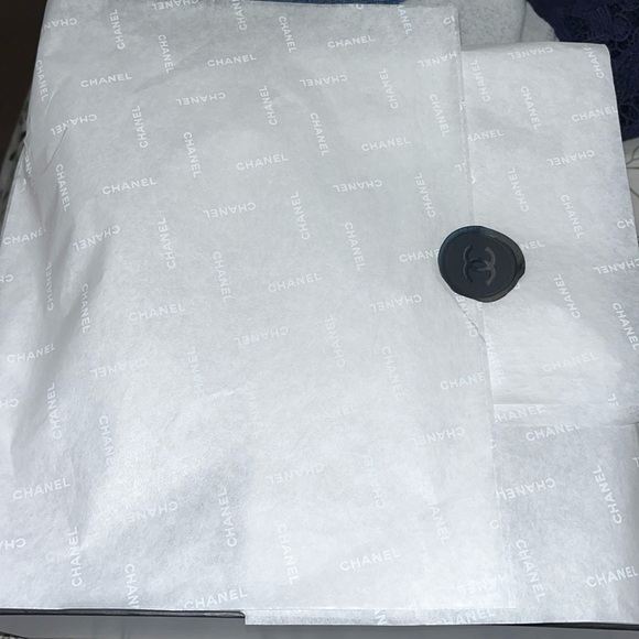 Chanel empty Box with blank gift card - Picture 3 of 6